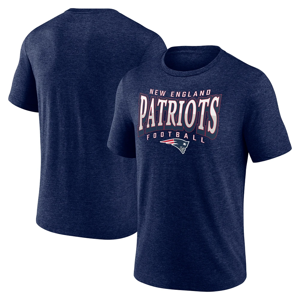 T-shirt à trois bandes Divided Warp pour homme de la collection Fanatics Heather Navy des New England Patriots