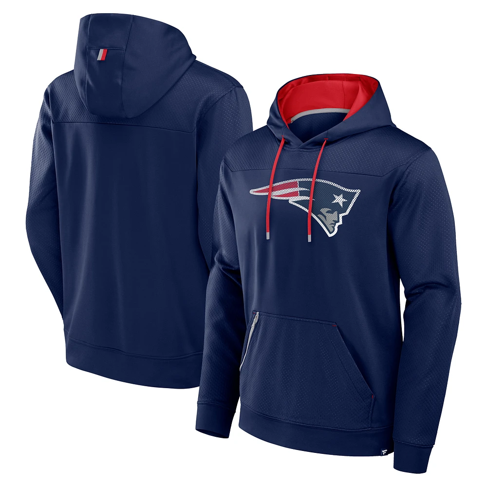 Sweat à capuche Fanatics pour homme bleu marine New England Patriots Defender