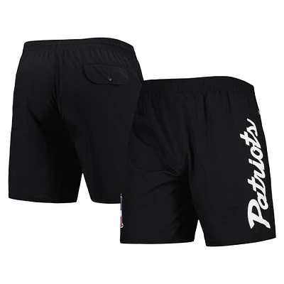 Short en nylon Essentials de l'équipe des Patriots la Nouvelle-Angleterre Mitchell & Ness pour homme, noir