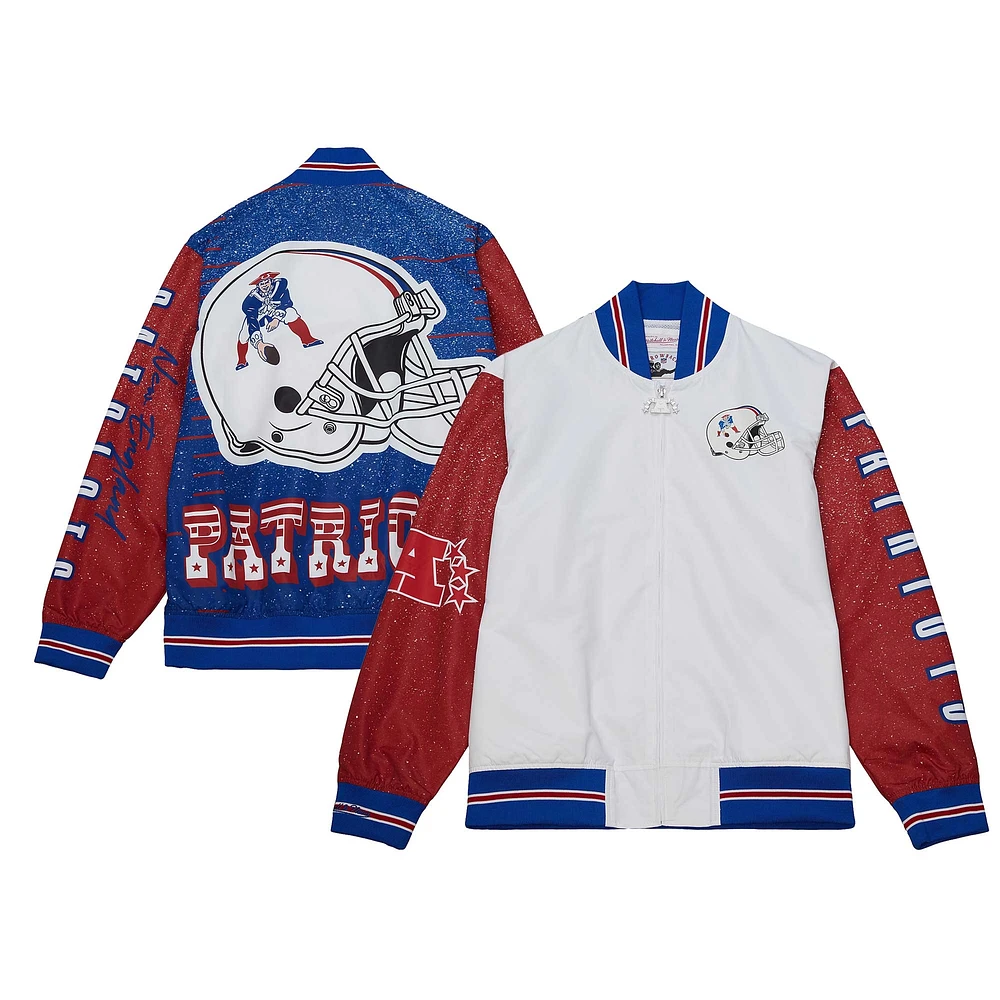 Veste d'échauffement entièrement zippée Mitchell & Ness pour hommes des New England Patriots Team Burst blanche