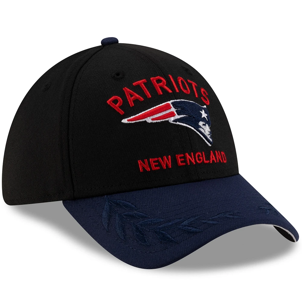 Men's New Era Black/Navy England Patriots 2025 NFL Draft 39THIRTY Flex Hat