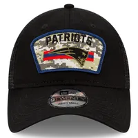 Casquette réglable New Era noire New England Patriots 2021 Salute To Service Trucker 9TWENTY pour hommes