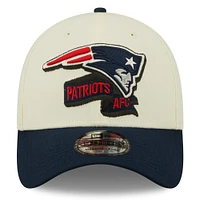 Casquette New Era 2022 Sideline des Patriots de la Nouvelle-Angleterre crème/bleu marine pour homme - 39THIRTY 2-Tone Flex Hat