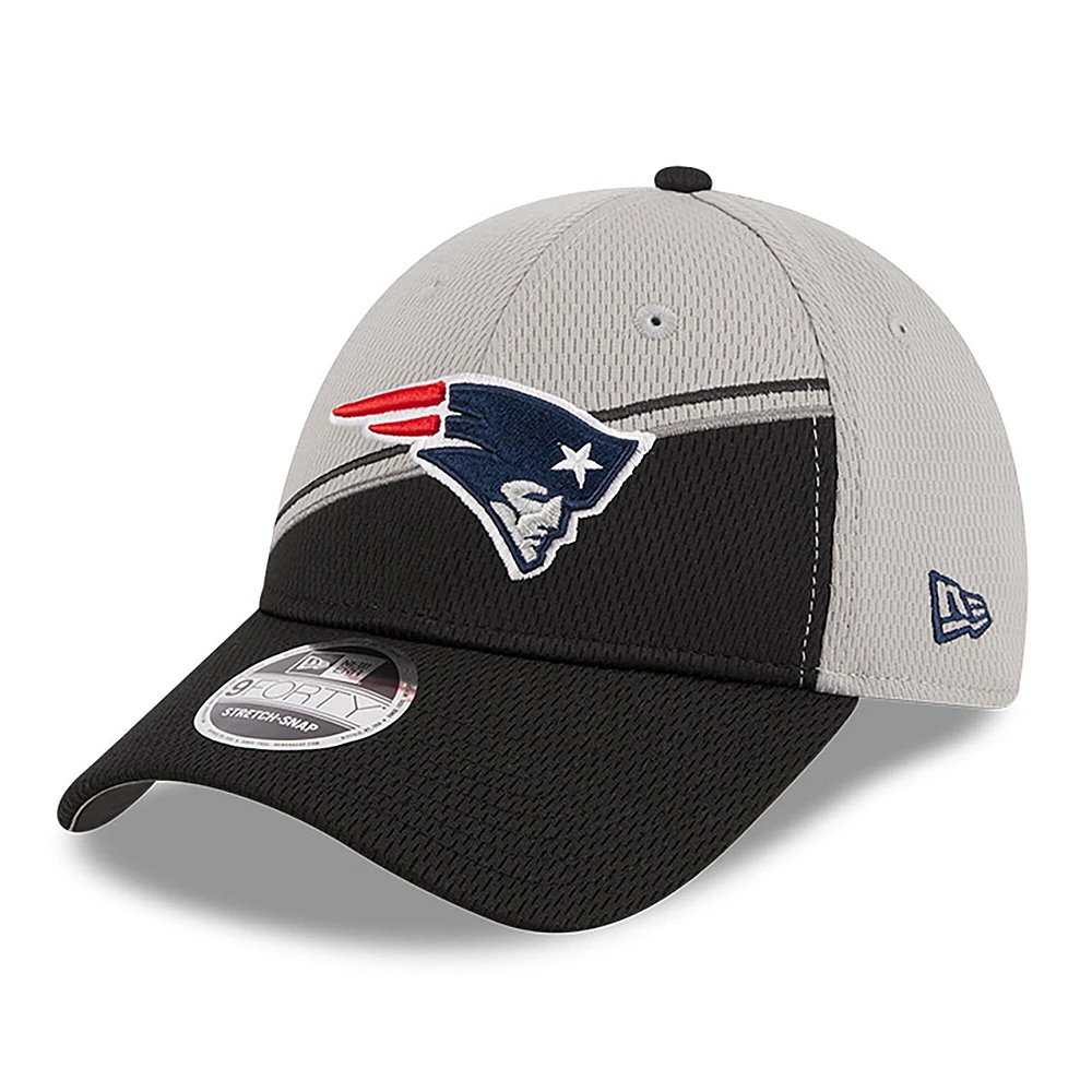 Casquette ajustable 9FORTY Sideline des Patriots de la Nouvelle-Angleterre 2023 New Era pour homme