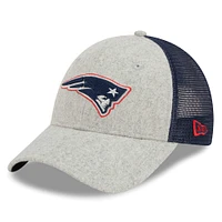 Casquette ajustable New Era Patriots Pop Trucker 9FORTY gris chiné/bleu marine pour hommes