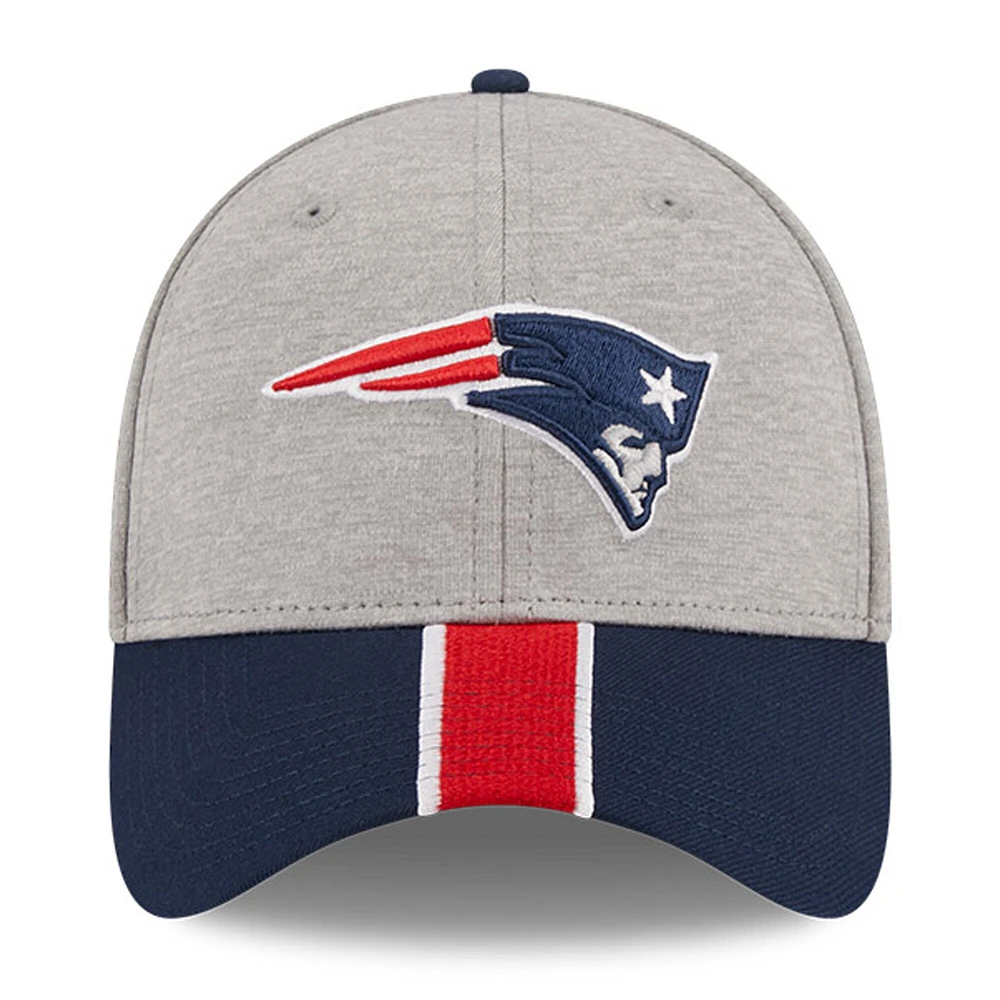 Men's New Era Heather Gray/Navy England Patriots Striped 39THIRTY Flex Hat