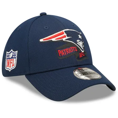 Men's New Era Cream/Navy New England Patriots 2022 Sideline 59FIFTY Fitted  Hat