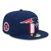 Casquette ajustée 59FIFTY New Era England Patriots 2024 Sideline pour hommes, bleu marine