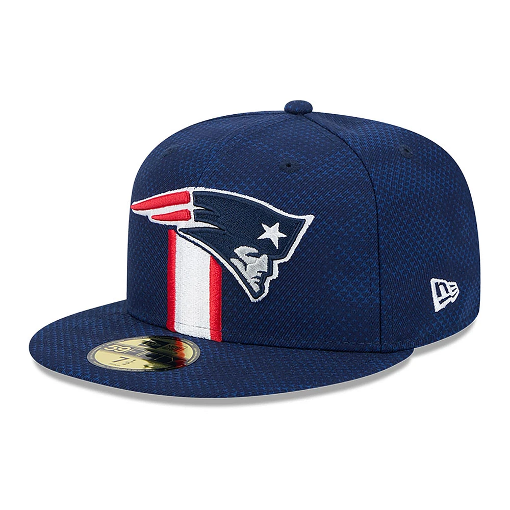 Casquette ajustée 59FIFTY New Era England Patriots 2024 Sideline pour hommes, bleu marine