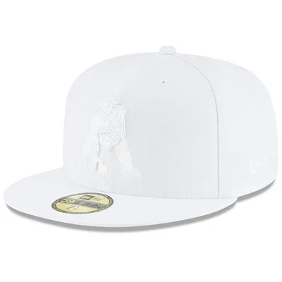 Men's New Era White New England Patriots Throwback Logo Omaha 59FIFTY Fitted  Hat