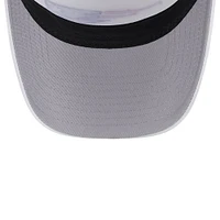 Casquette de camionneur réglable New Era New England Patriots Court Sport en mousse avec cadre en A sur le devant 9FORTY pour hommes, blanc/bleu marine