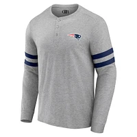 T-shirt à manches longues Henley pour homme de la collection NFL x Darius Rucker Fanatics, gris chiné, New England Patriots