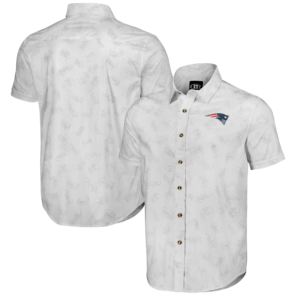 Chemise boutonnée à manches courtes tissée blanche New England Patriots pour homme de la collection NFL x Darius Rucker par Fanatics