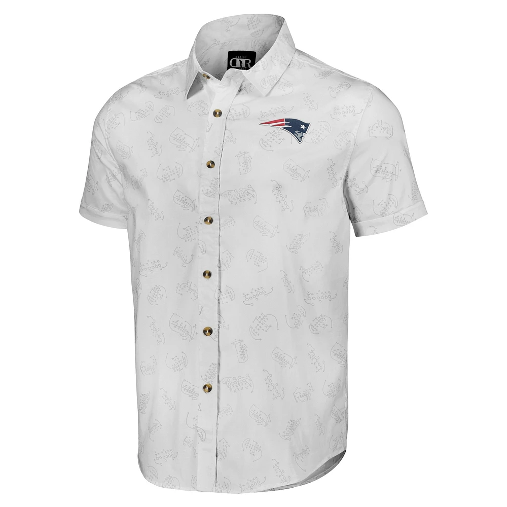 Chemise boutonnée à manches courtes tissée blanche New England Patriots pour homme de la collection NFL x Darius Rucker par Fanatics