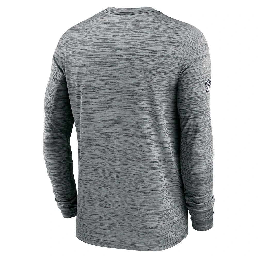 T-shirt Nike gris à manches longues pour homme New England Patriots 2024 Sideline Velocity Performance