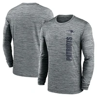 T-shirt Nike gris à manches longues pour homme New England Patriots 2024 Sideline Velocity Performance