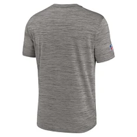 T-shirt de performance avec logo alternatif Nike Heather Charcoal pour hommes des New England Patriots 2023