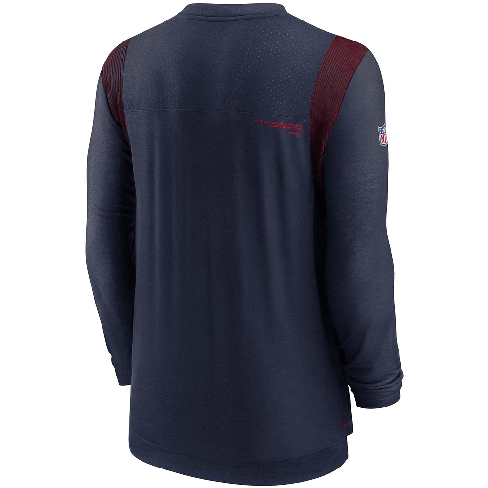 T-shirt à manches longues Nike New England Patriots Sideline Player UV Performance pour homme - Bleu marine