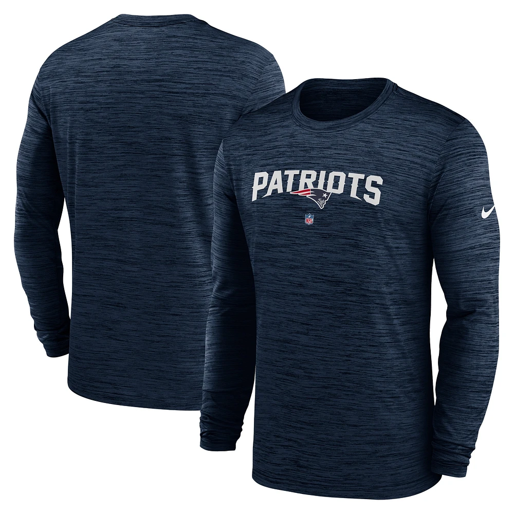 T-shirt à manches longues Nike bleu marine New England Patriots Sideline Team Velocity Performance pour homme