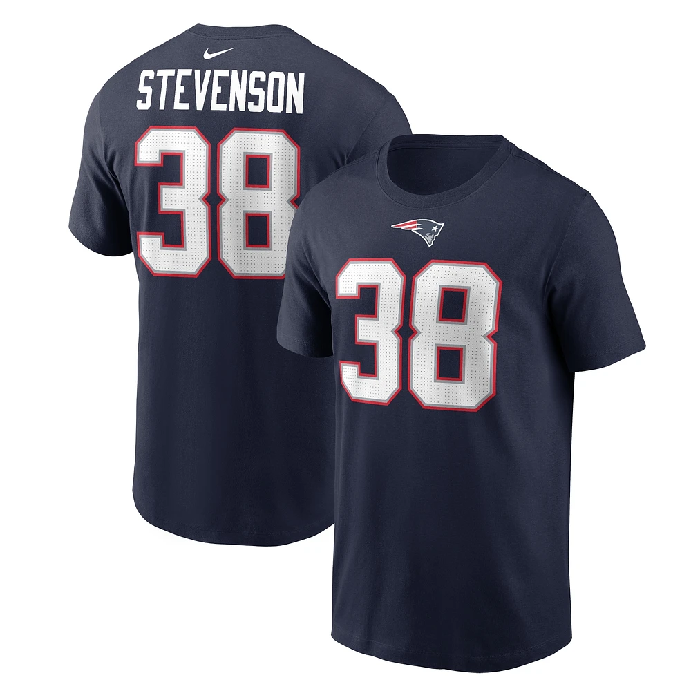 T-shirt avec nom et numéro du joueur des Patriots de la Nouvelle-Angleterre Nike Rhamondre Stevenson pour homme, bleu marine