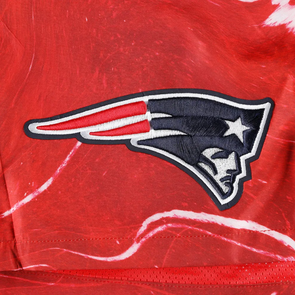 Short Pro Standard New England Patriots rouge imprimé marbré sur l'ensemble pour homme