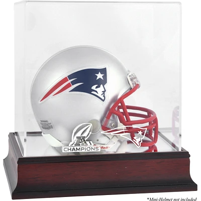 Vitrine pour mini-casque avec logo en acajou des champions de l'AFC 2018 des New England Patriots