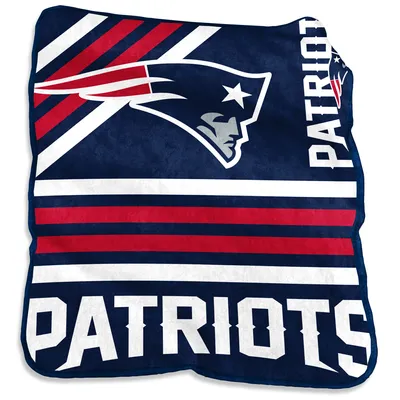 New England Patriots 50'' x 60'' Plush Raschel Throw
