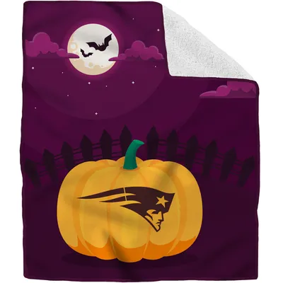 New England Patriots 60'' x 70'' Halloween Pumpkin Throw Blanket