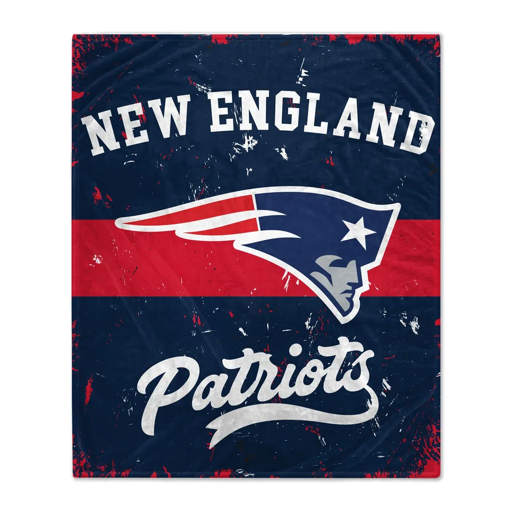 Lids New England Patriots 60'' x 70'' Hometown Logo Fleece Blanket