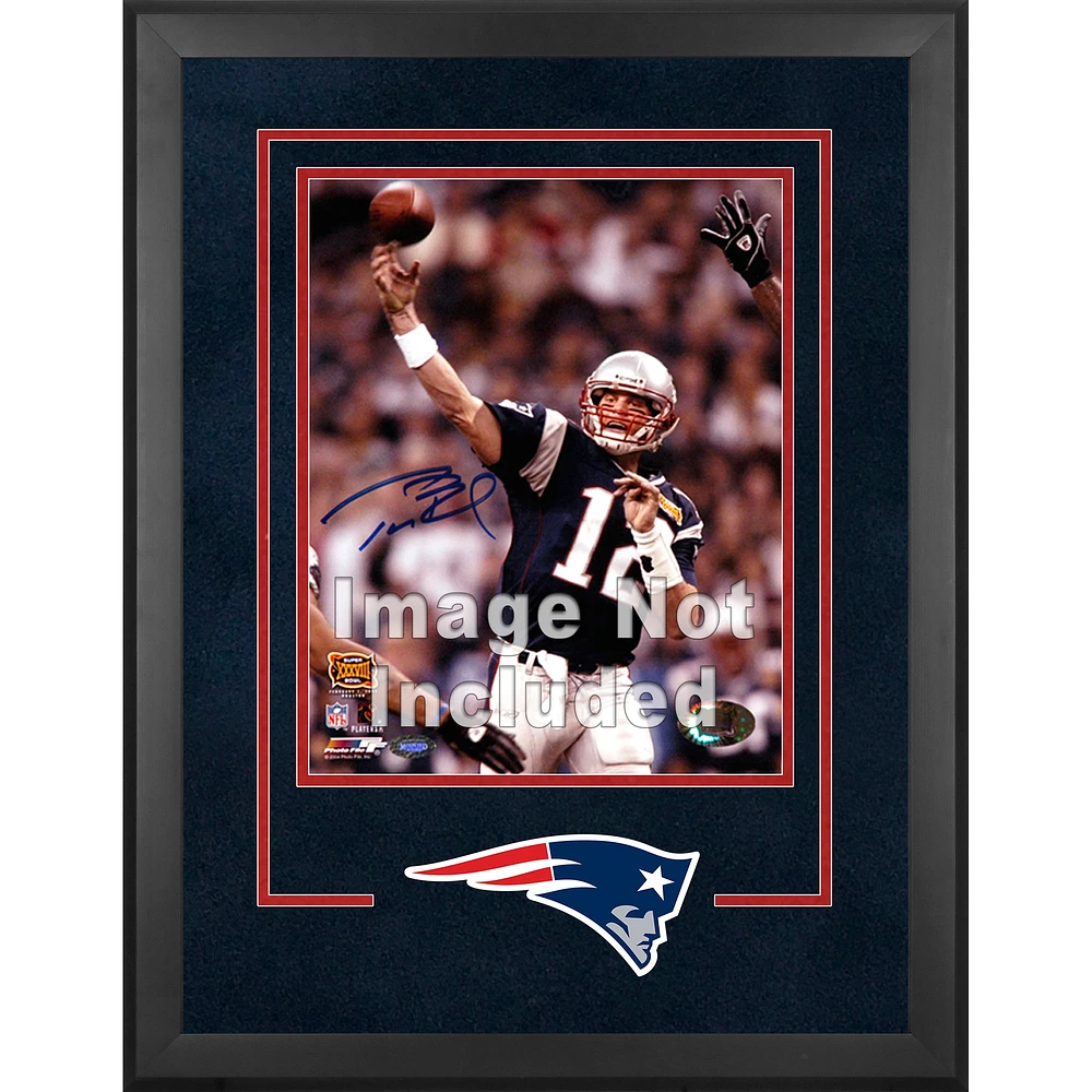 Cadre photo vertical de luxe New England Patriots 16'' x 20'' avec logo de l'équipe