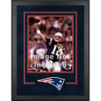 Cadre photo vertical de luxe New England Patriots 16'' x 20'' avec logo de l'équipe