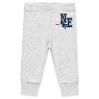 Newborn & Infant WEAR by Erin Andrews New England Patriots Three-Piece Turn Me Around Bodysuits Pant Set