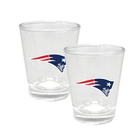 Ensemble de trois flasques en cuir de 8 oz et de verres à liqueur de 2 oz des New England Patriots de The Memory Company