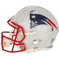 Casque Riddell Speed ​​authentique autographié par Tom Brady des New England Patriots - Illustration par Rock On Sports