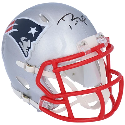 Casque Riddell Speed ​​Mini autographié par Tom Brady des New England Patriots