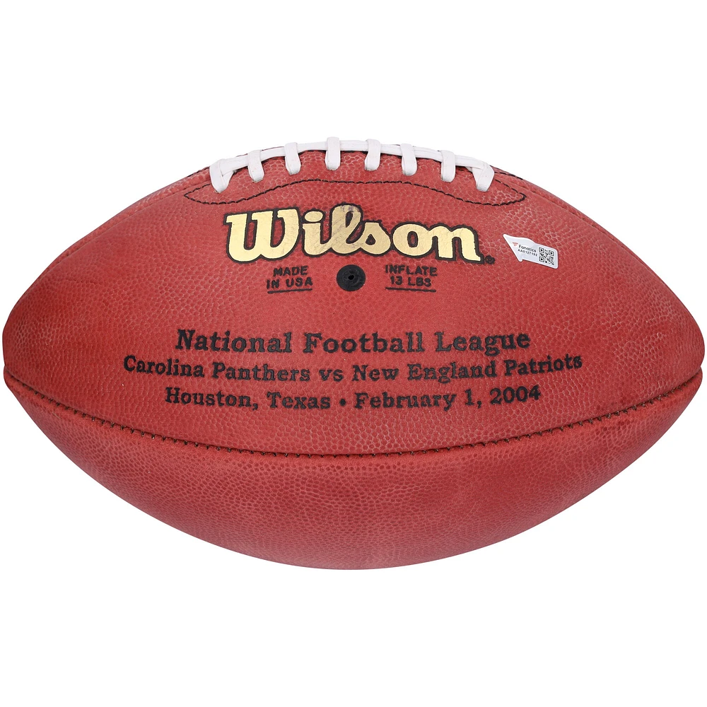 Ballon de football professionnel Wilson autographié par Tom Brady des New England Patriots lors du Super Bowl XXXVIII