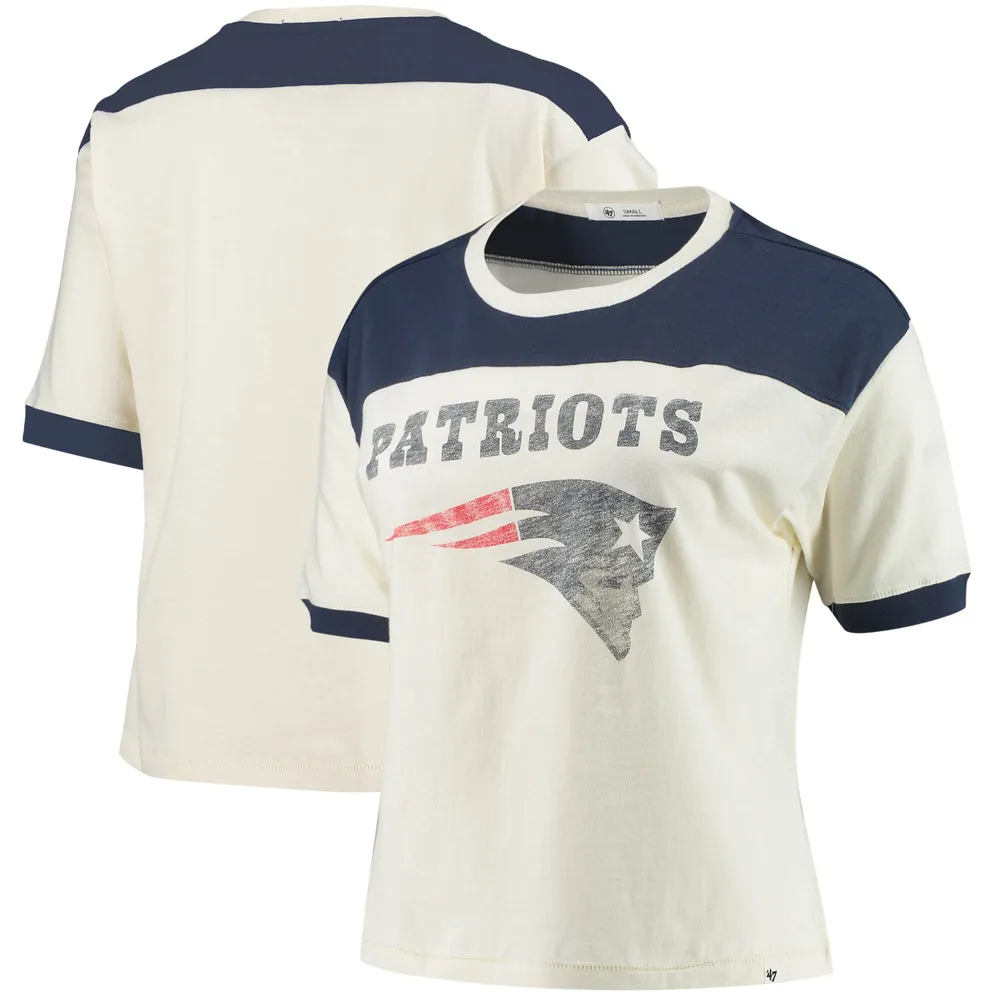 T-shirt court Billie des Patriots de la Nouvelle-Angleterre '47 crème/bleu marine pour femme