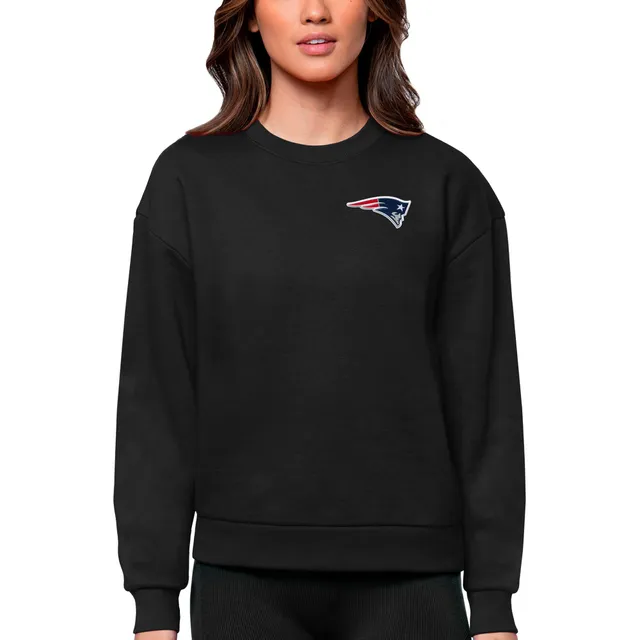 Men's Antigua White New England Patriots Victory Chenille Pullover Sweatshirt