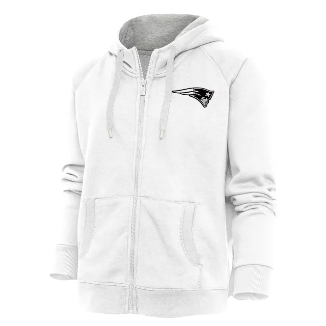 Men's Antigua White New England Patriots Victory Pullover Hoodie