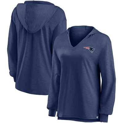 Sweat à capuche col en V Fanatics pour femmes bleu marine New England Patriots Jumper