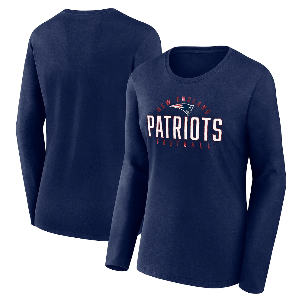 T-shirt à manches longues Fanatics Navy New England Patriots grande taille pour femmes Foiled Play