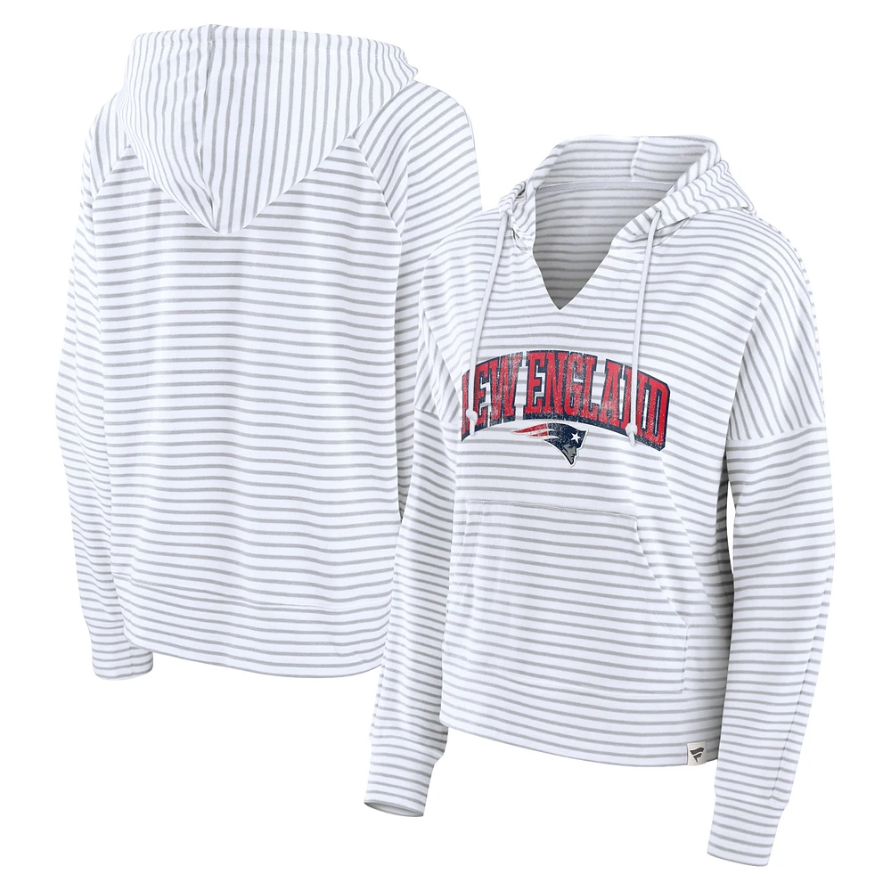 Sweat à capuche rayé col cranté pour femmes Fanatics blanc/gris New England Patriots