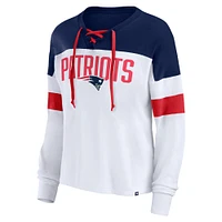 Haut léger à manches longues lacets Fanatics pour femmes blanc/bleu marine des New England Patriots Even Match