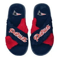 Pantoufles FOCO marine New England Patriots bicolores croisées en fausse fourrure pour femmes