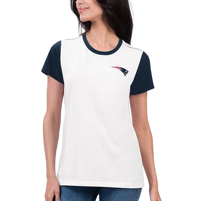 T-shirt pour femme G-III 4Her by Carl Banks blanc/bleu marine New England Patriots Fashion Illustration