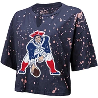 T-shirt court à col cranté Majestic Threads pour femmes, bleu marine, New England Patriots Bleach Splatter