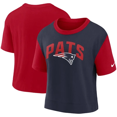 T-shirt tendance à hanche haute des New England Patriots Nike pour femme, rouge/bleu marine