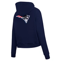 Sweat à capuche zippé avec logo fendu Pro Standard bleu marine pour femme des New England Patriots