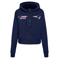 Sweat à capuche zippé avec logo fendu Pro Standard bleu marine pour femme des New England Patriots