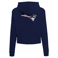 Sweat à capuche zippé avec logo fendu Pro Standard bleu marine pour femme des New England Patriots